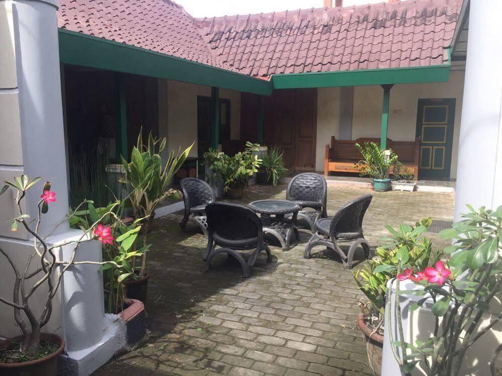 Pamularsih Homestay Yogyakarta Exterior photo