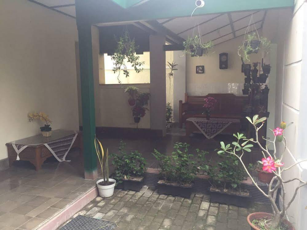 Pamularsih Homestay Yogyakarta Exterior photo